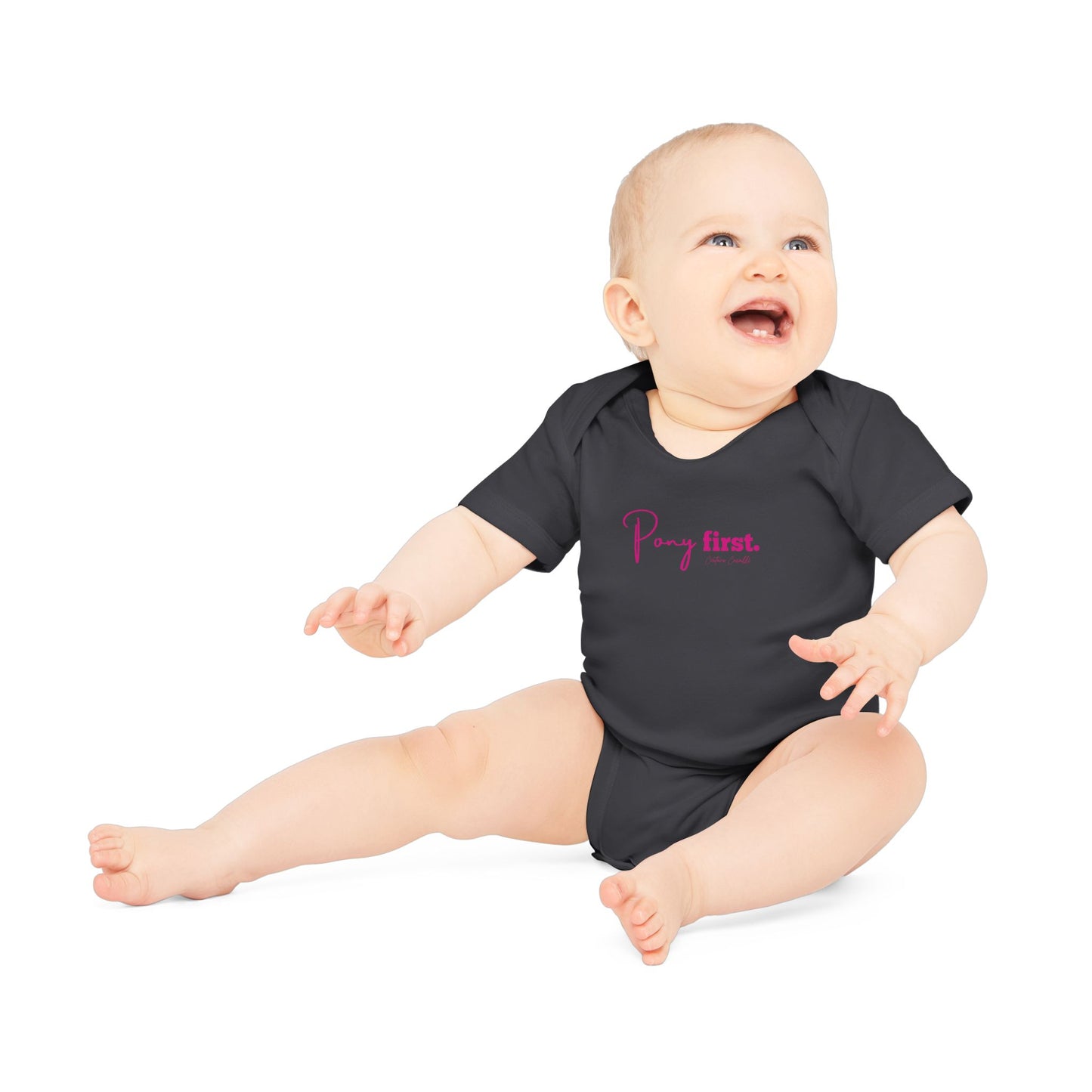 Pony First Baby Body – Pferdeliebe Body | Stall Baby Outfit | Reitsport Geschenkidee