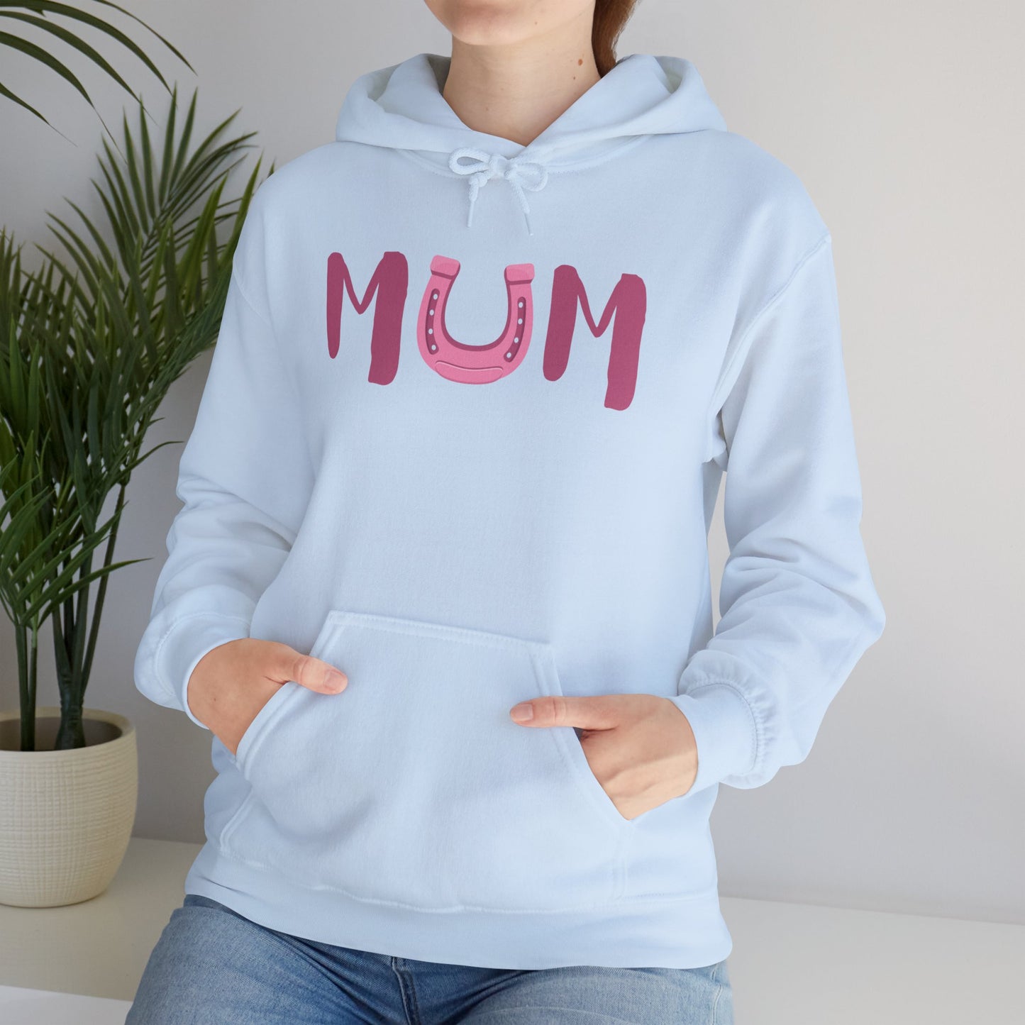 MUM Reitsport Hoodie personalisiert am Ärmel mit Pferdename – Pink Horse Mum Hoodie – emotionales Stall Statement