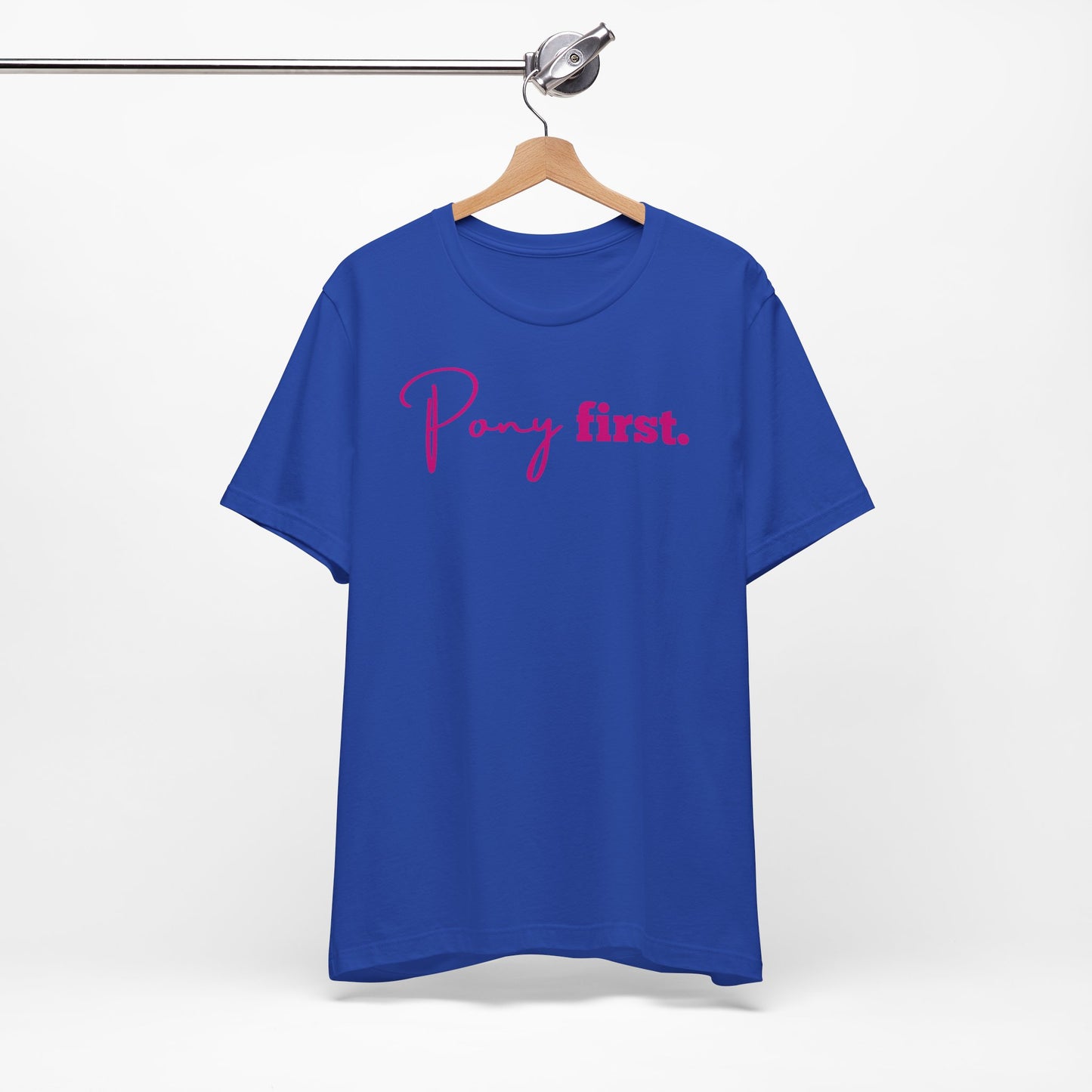 Pony First Shirt Damen – Pferde Liebe Statement | Reiter Girl Fashion | Reitstall Outfit