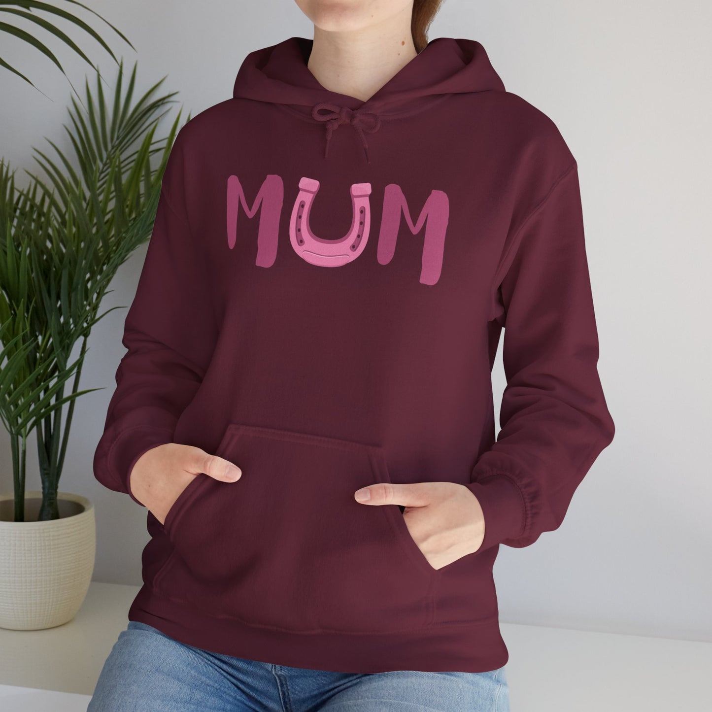 MUM Reitsport Hoodie personalisiert am Ärmel mit Pferdename – Pink Horse Mum Hoodie – emotionales Stall Statement