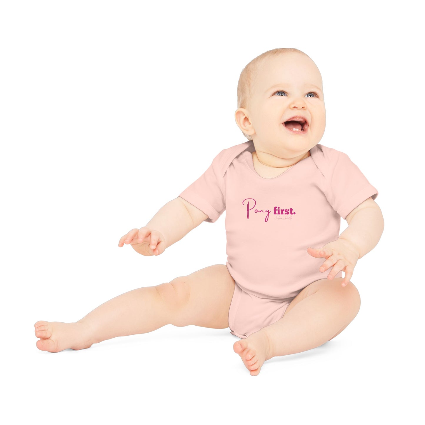Pony First Baby Body – Pferdeliebe Body | Stall Baby Outfit | Reitsport Geschenkidee