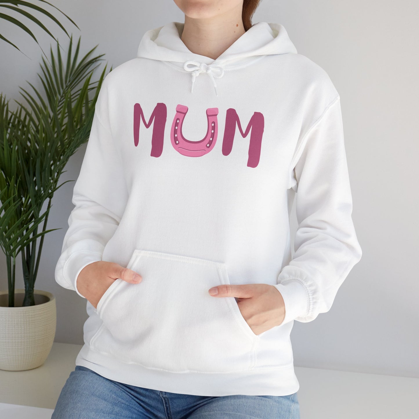 MUM Reitsport Hoodie personalisiert am Ärmel mit Pferdename – Pink Horse Mum Hoodie – emotionales Stall Statement