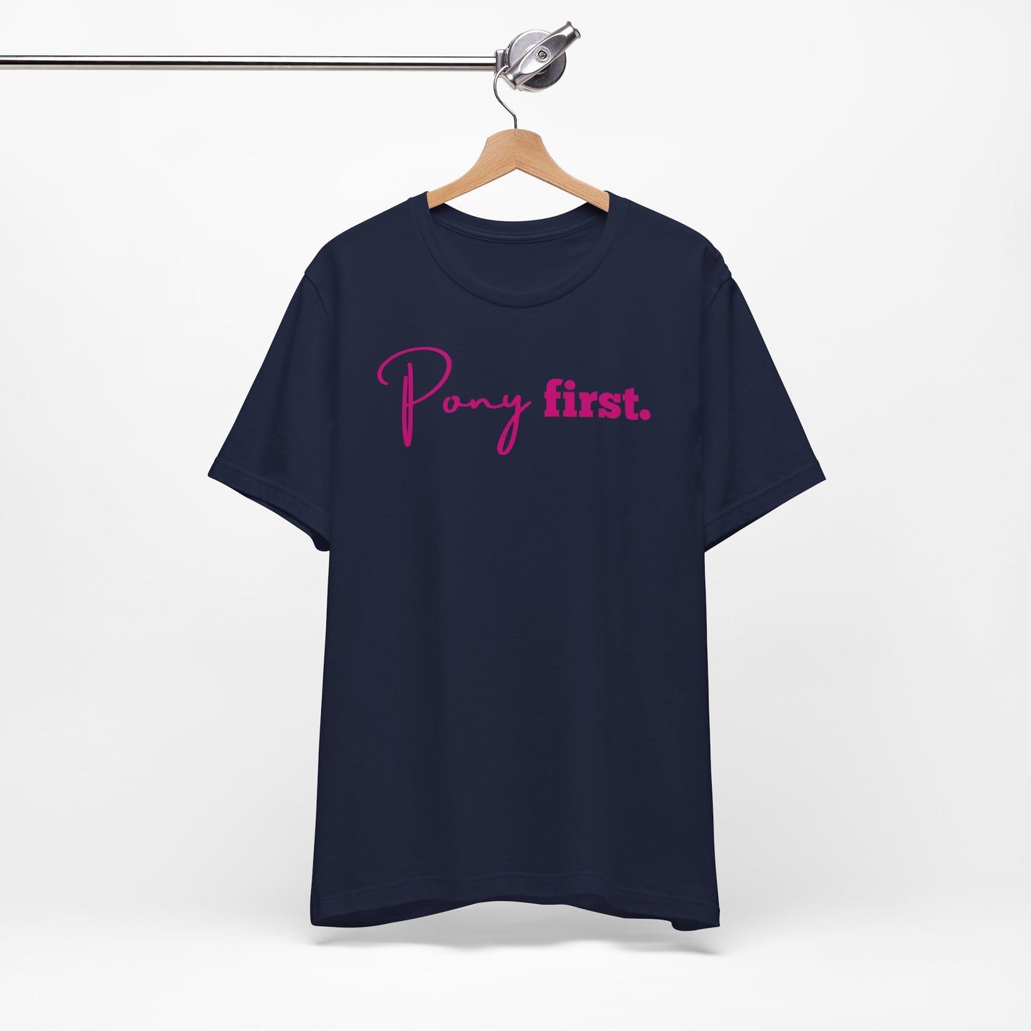 Pony First Shirt Damen – Pferde Liebe Statement | Reiter Girl Fashion | Reitstall Outfit