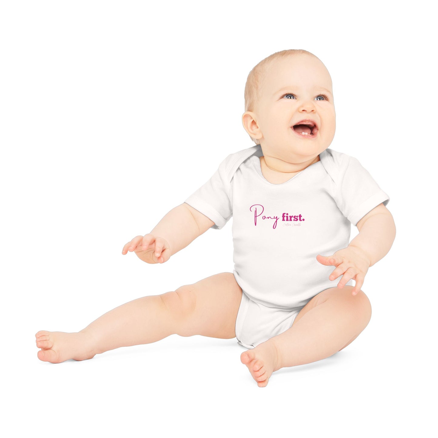 Pony First Baby Body – Pferdeliebe Body | Stall Baby Outfit | Reitsport Geschenkidee